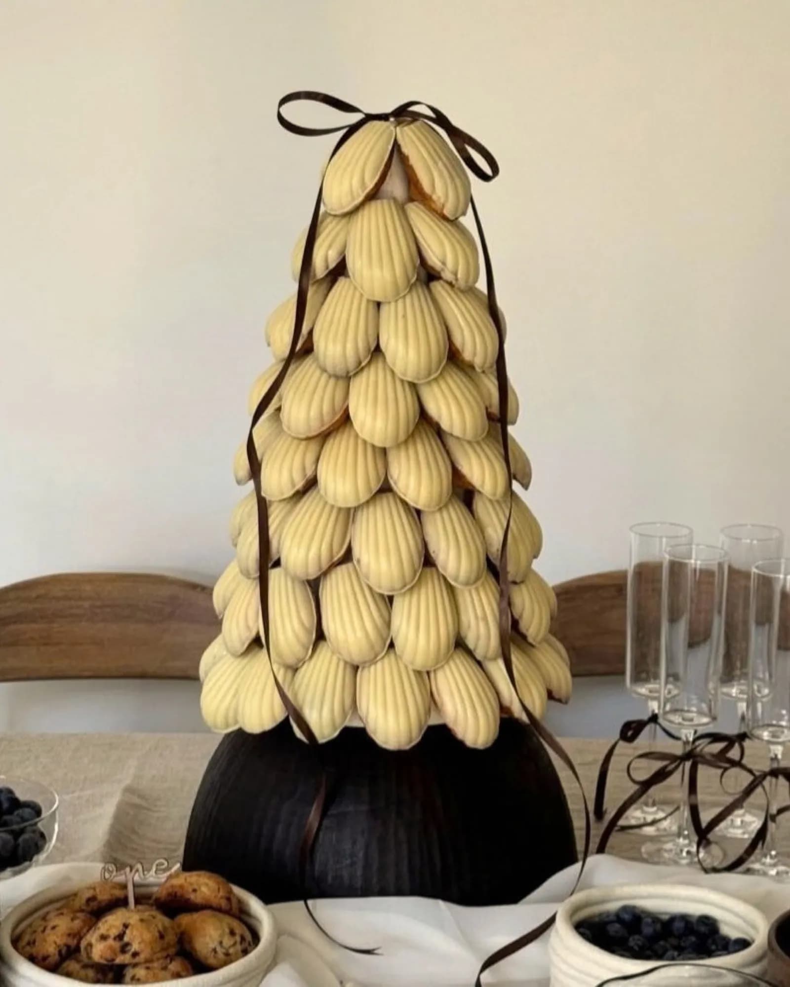 Grande Pièce Montée de Madeleines, photo 1